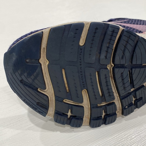 BROOKS RUNNING SHOES SIZE 8.5. Adrenaline gts 22 - Picture 7 of 12